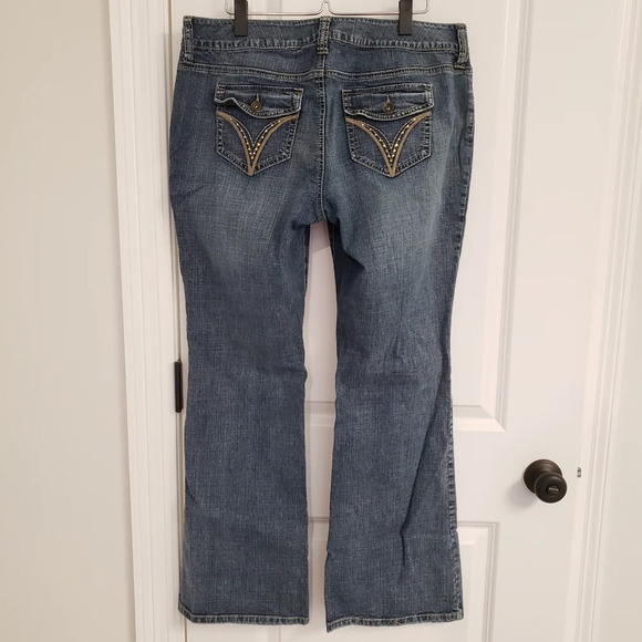 Bootcut Jeans Women Size 14 Apt 9 blue denim - Picture 2 of 12